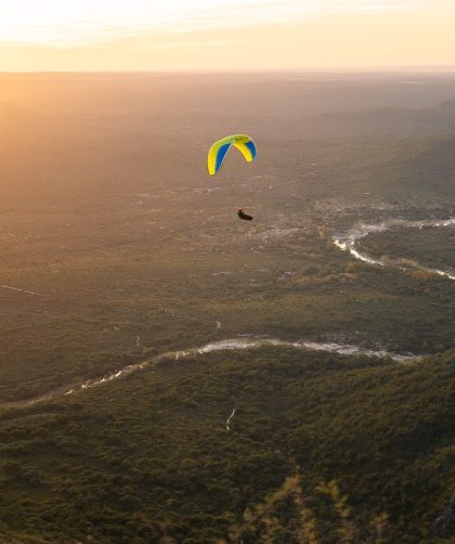 Parapente jura : voler avec les oiseaux au-dessus de paysages exceptionnels